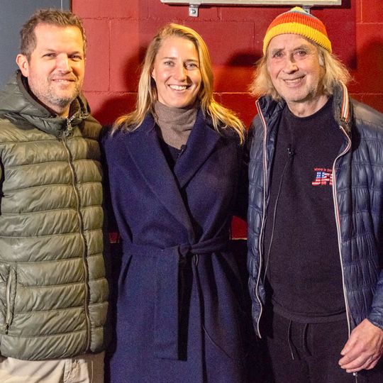 Moritz, Christina und Steffi Stephan stehen nebeneinander