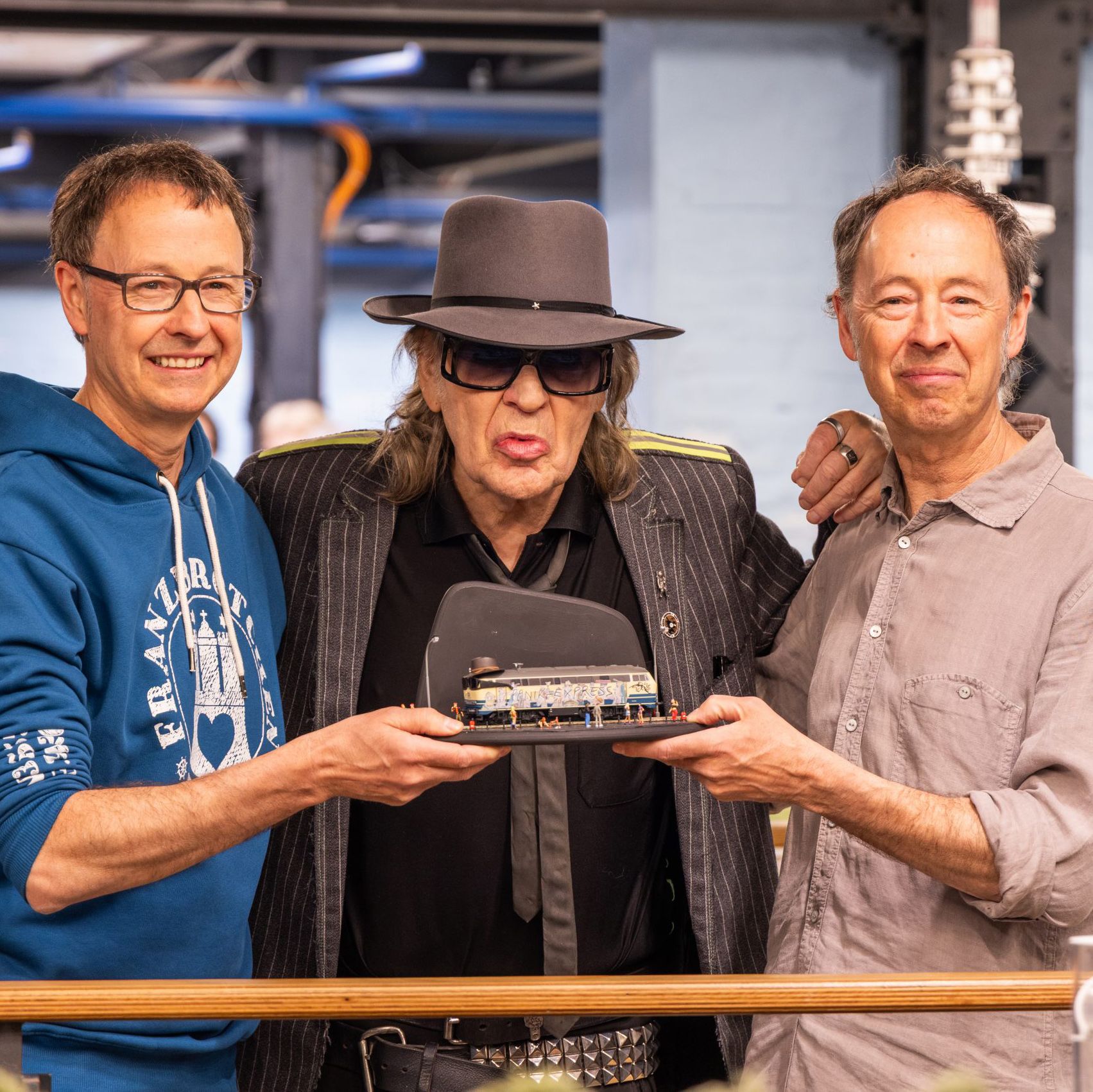 Udo eingerahmt von den Betreibern des Miniatur-Wunderlands